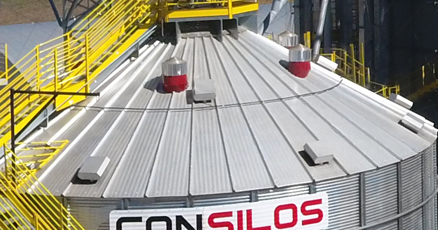 Teto de silo com exaustores instalados de fábrica